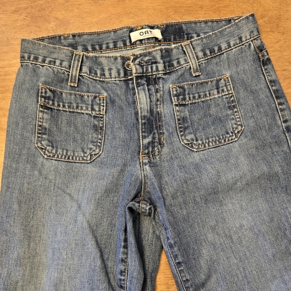 Size 4 Oat New York Vintage Medium Wash Denim Flared Leg Regular Jeans. - Picture 3 of 16